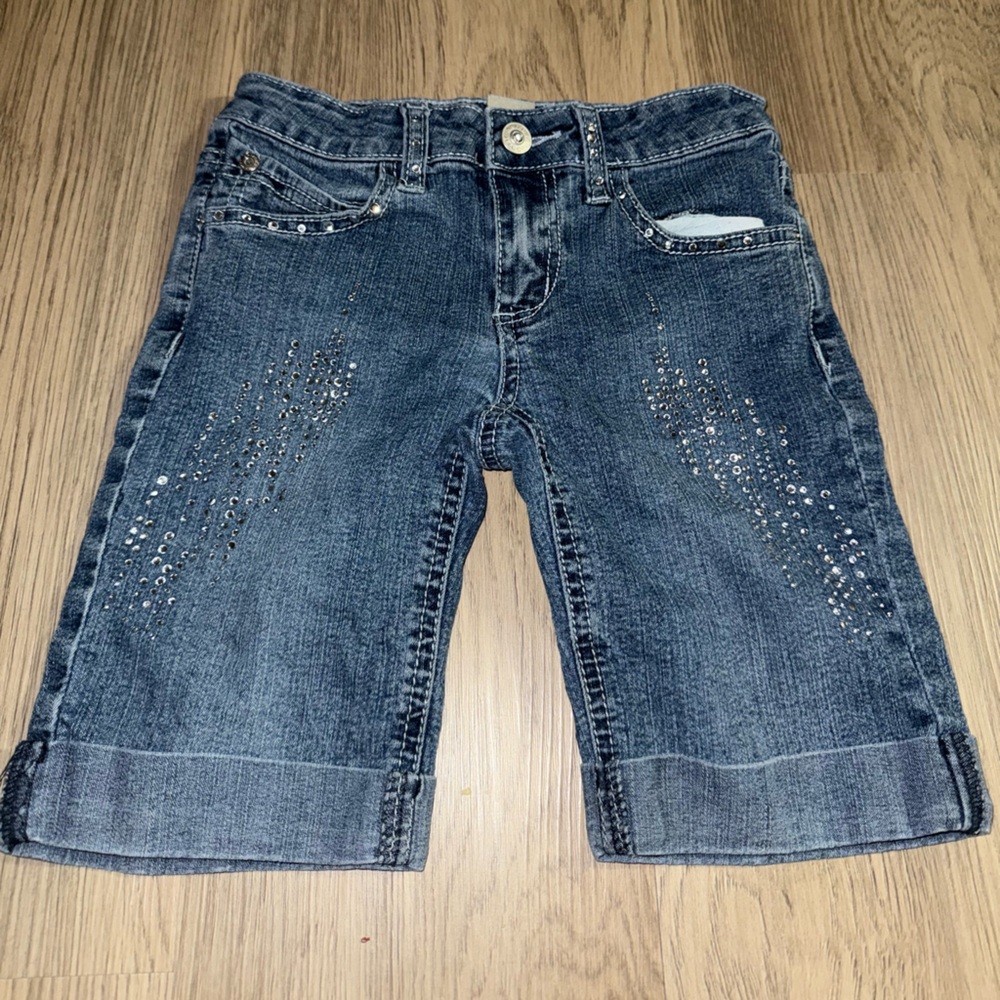 ⭐️Arizona Jean Company Dark Denim Shorts with‎ Rhinestones⭐️